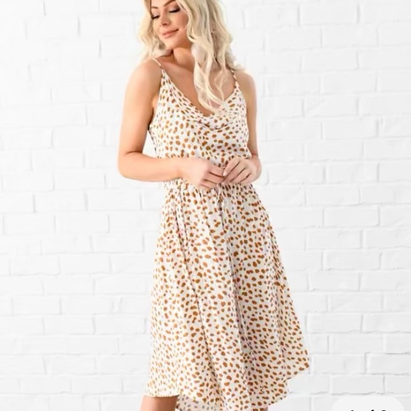 Flowy Belted Midi Dress - Picture 2 of 6